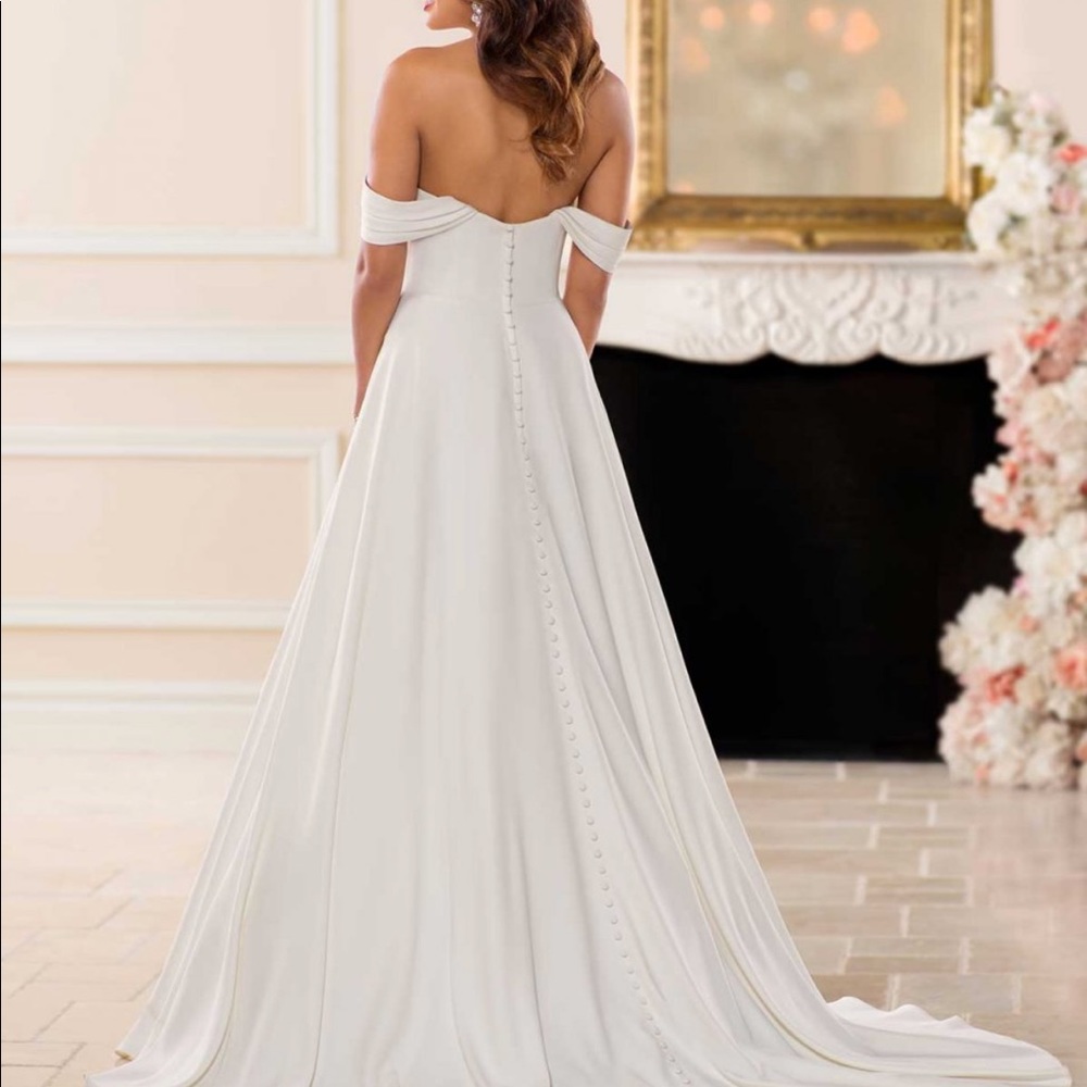 ๐๐๐STELLA YORK Ivory Wedding Dress with Detachable Sleeves Altered to Sz 2 - Picture 3 of 14